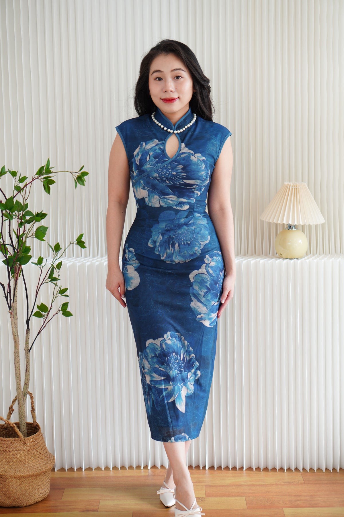 Mu Dan Short Sleeve Mesh Floral Maxi Cheongsam with Pearls in Blue