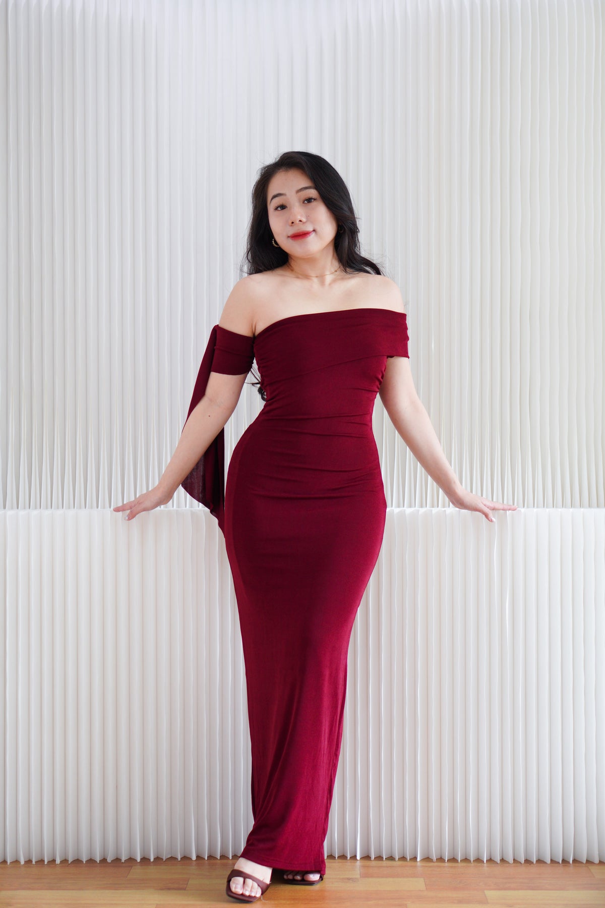 Feraya Off Shoulder Bodycon Maxi Dress in Red