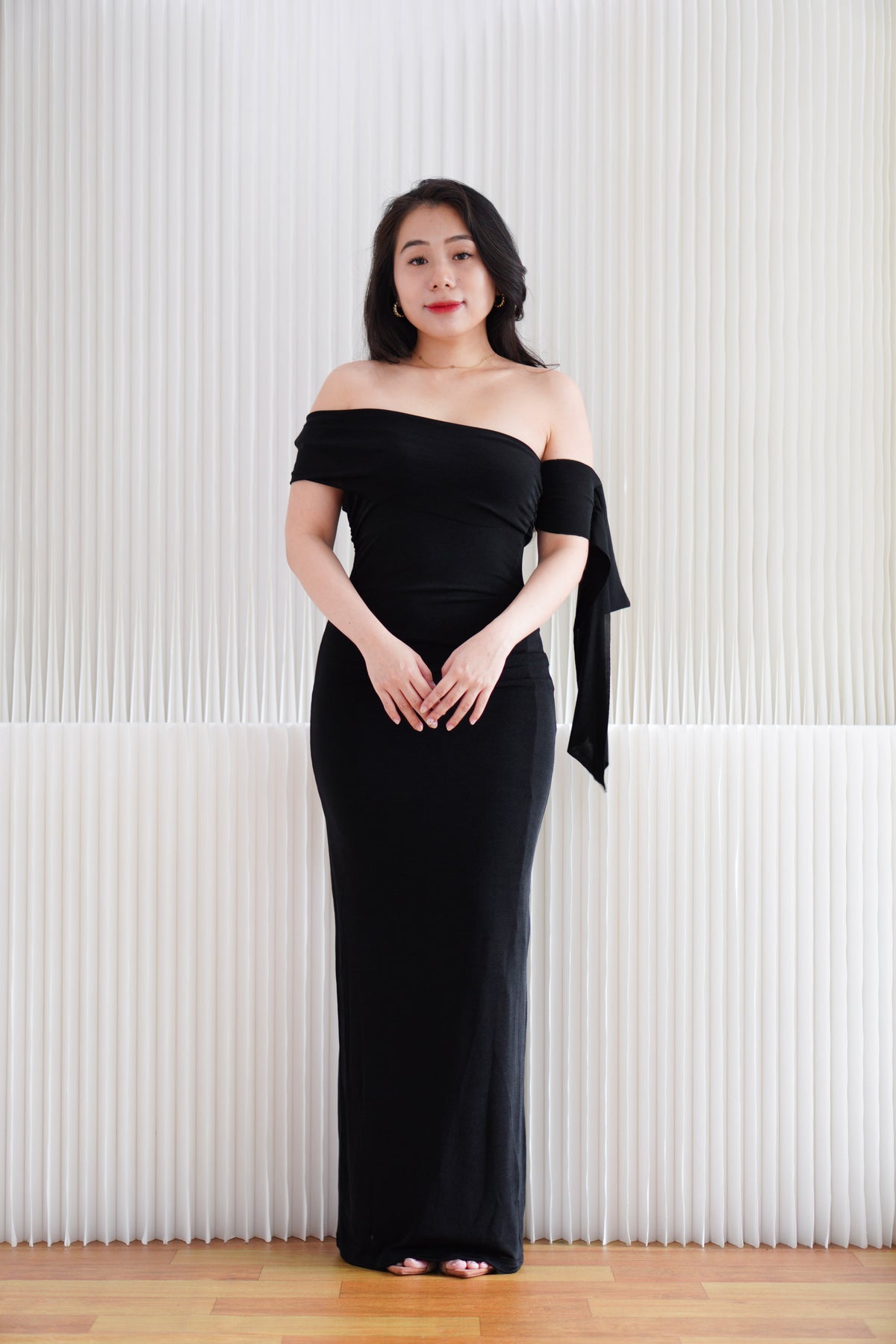 Feraya Off Shoulder Bodycon Maxi Dress in Black