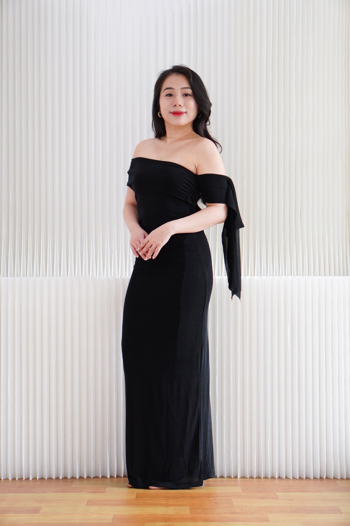 Feraya Off Shoulder Bodycon Maxi Dress in Black