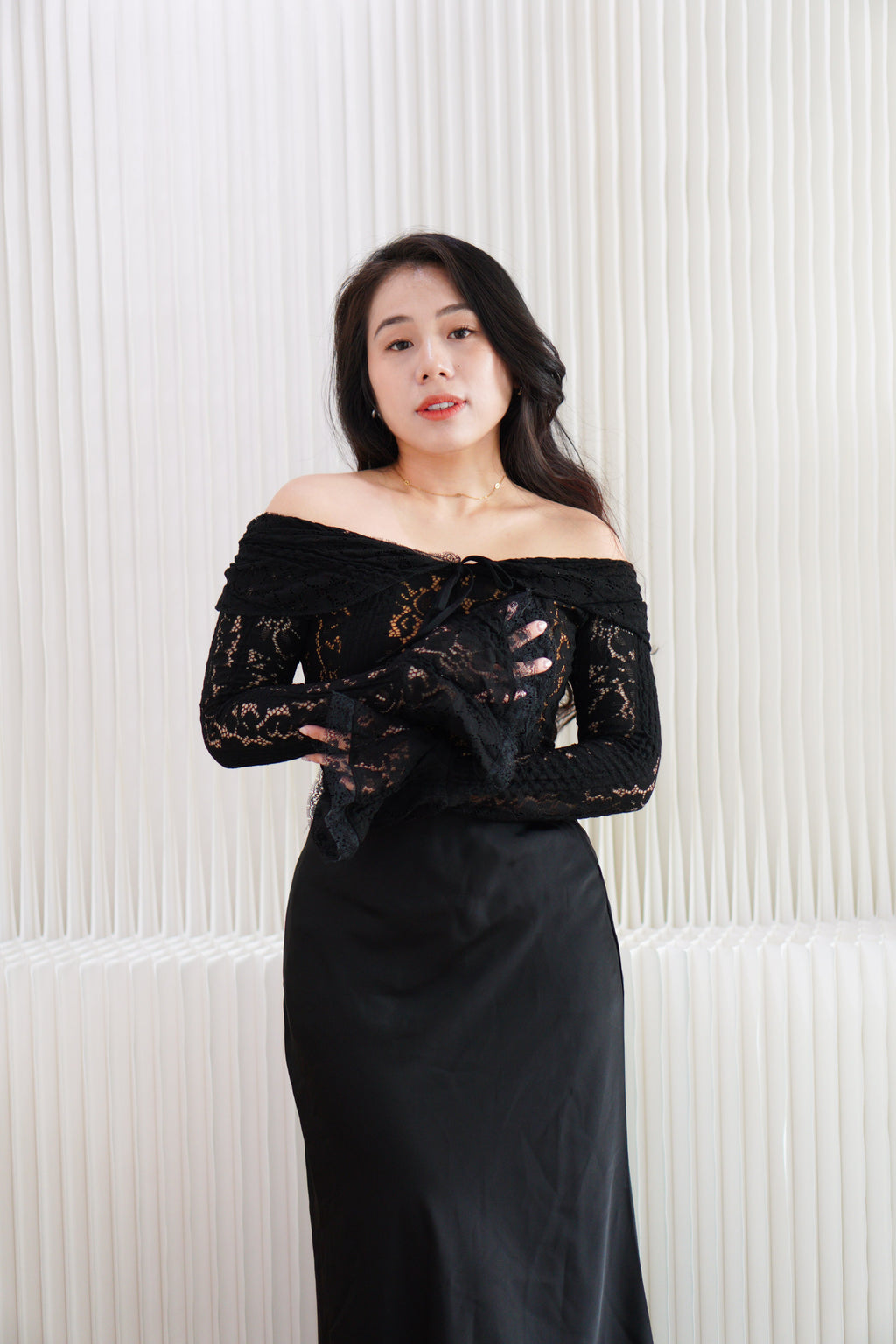 (Premium) Thaleessi Lace Off Shoulder Top in Black
