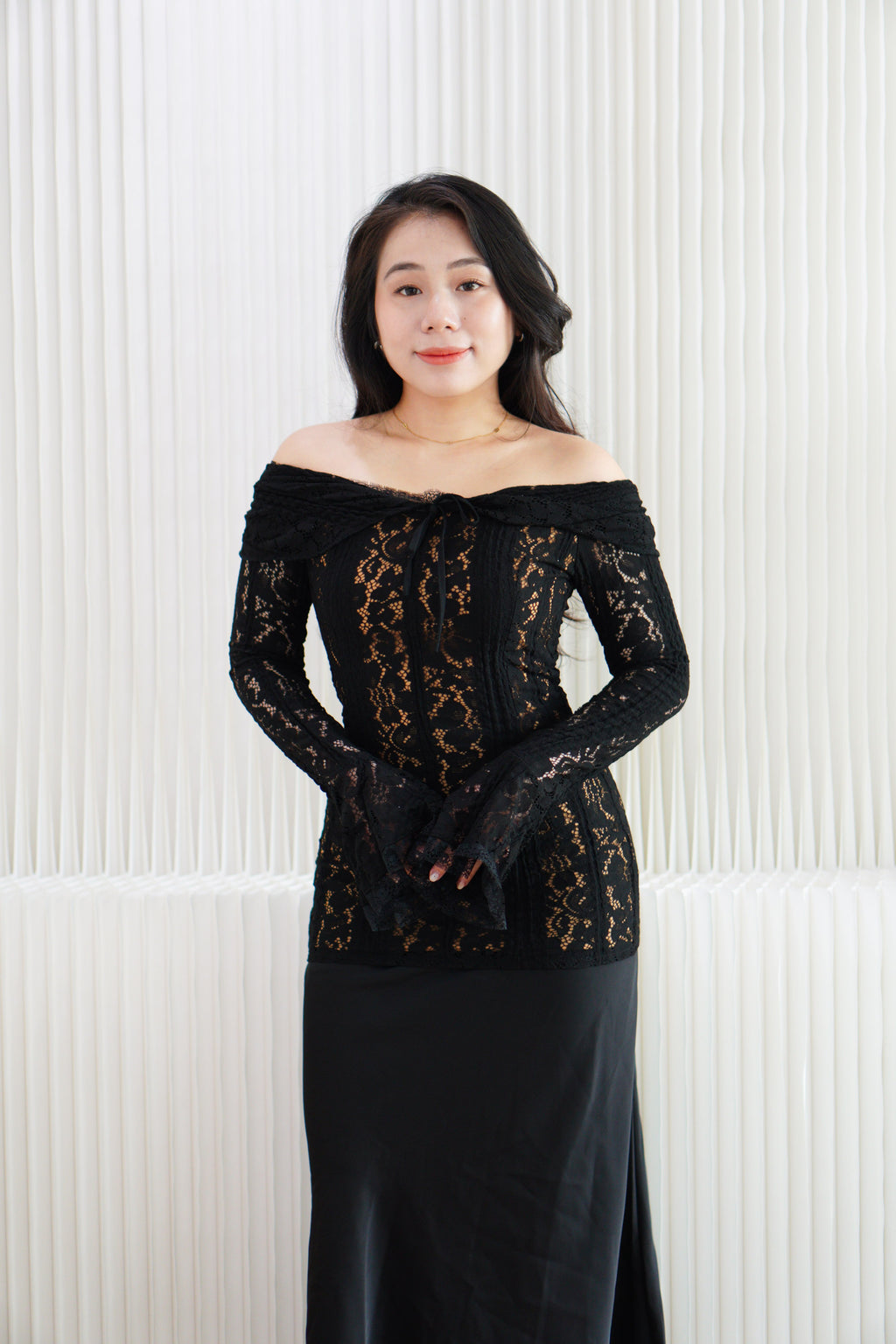 (Premium) Thaleessi Lace Off Shoulder Top in Black