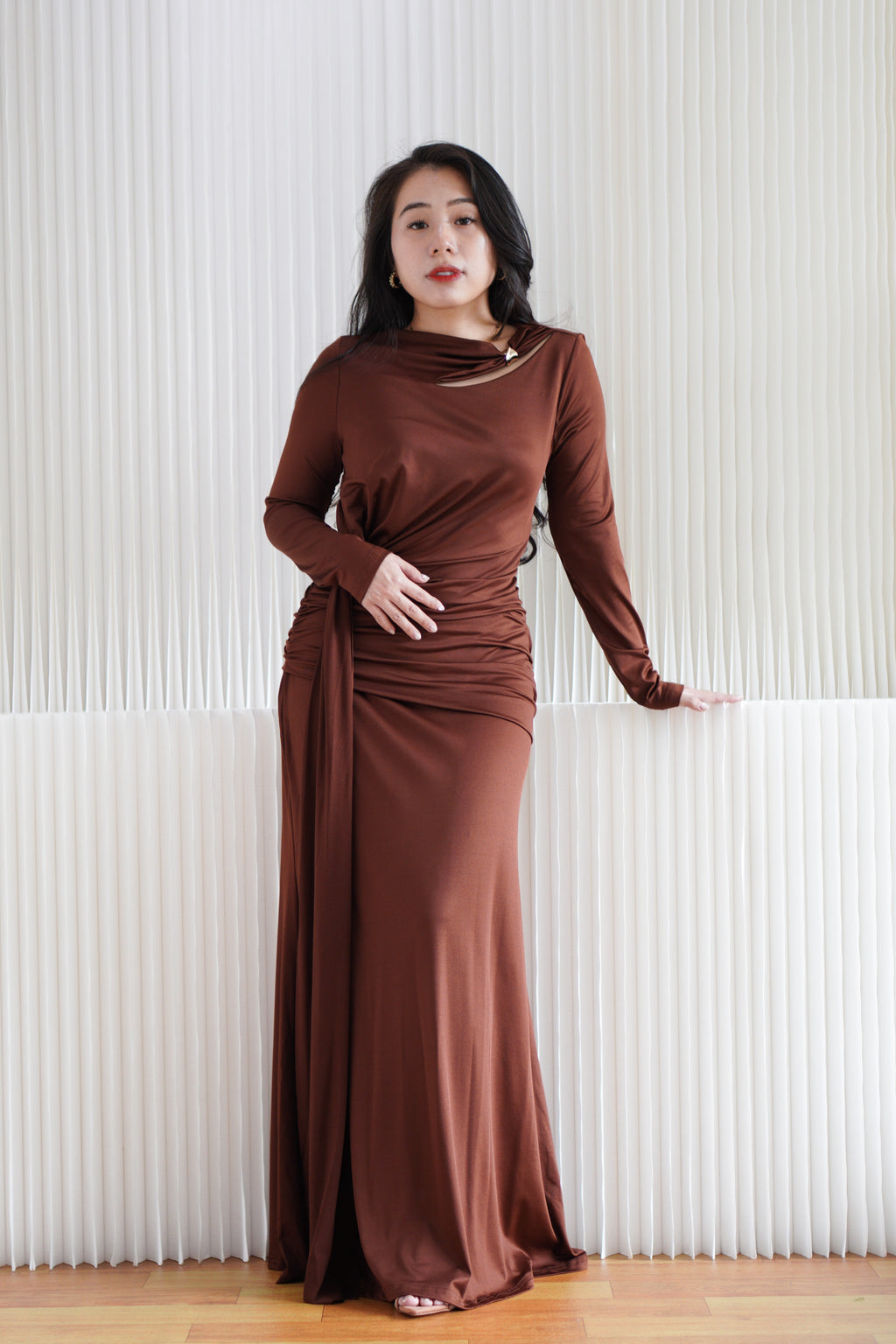Mihara Long Sleeve Ruched Waist Maxi Dress with Cuff in Brown