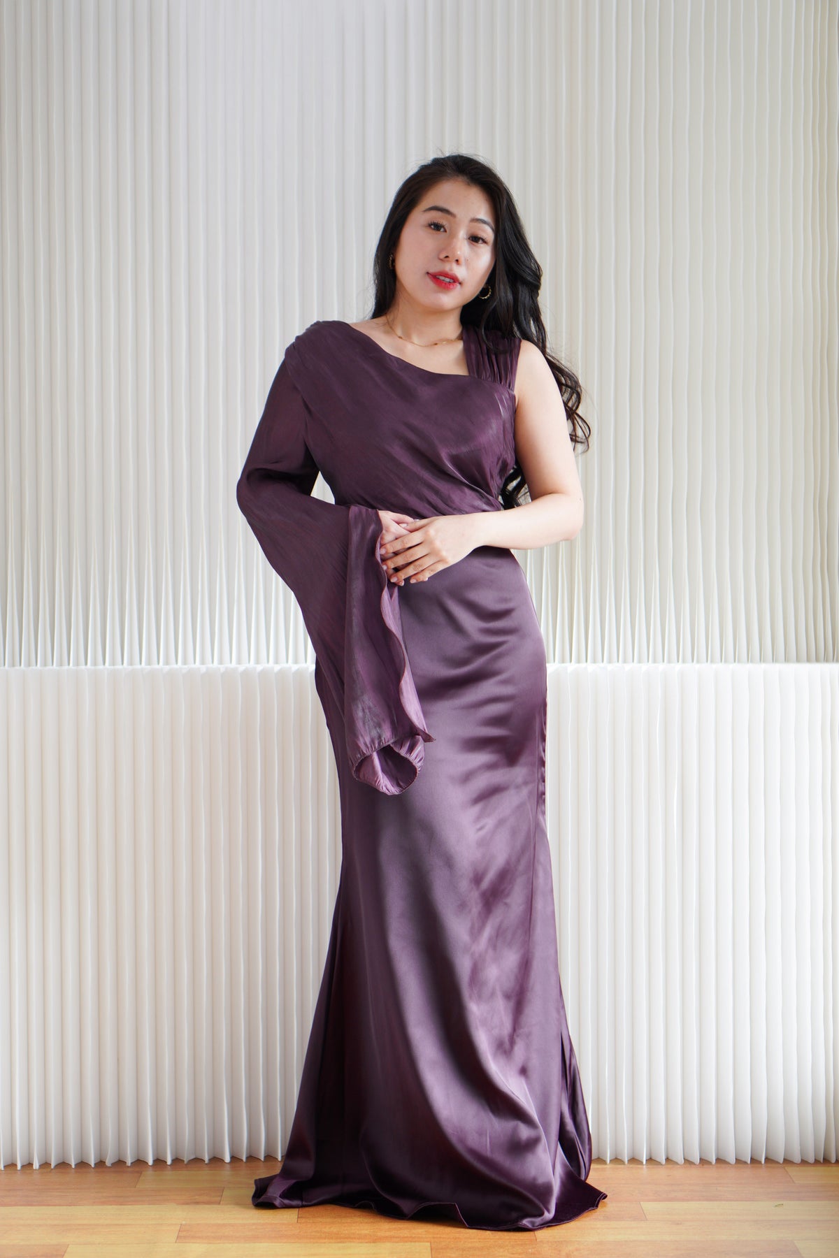Elune Toga Sleeves Satin High Waist Maxi Dress in Purple