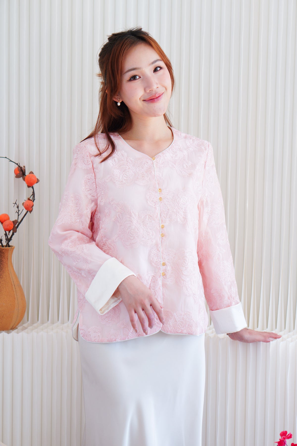 (BACKORDER) Sha Li Long Sleeve Embroided Cheongsam Top in Pink