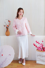 (BACKORDER) Sha Li Long Sleeve Embroided Cheongsam Top in Pink