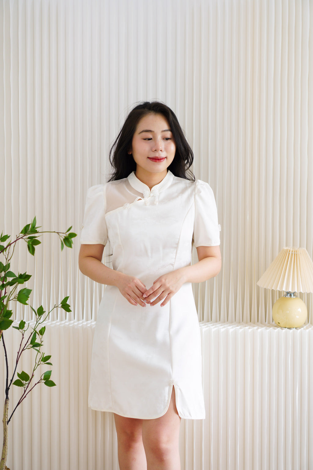 Yu Rou Mini Cheongsam with Short Sleeves in Cream
