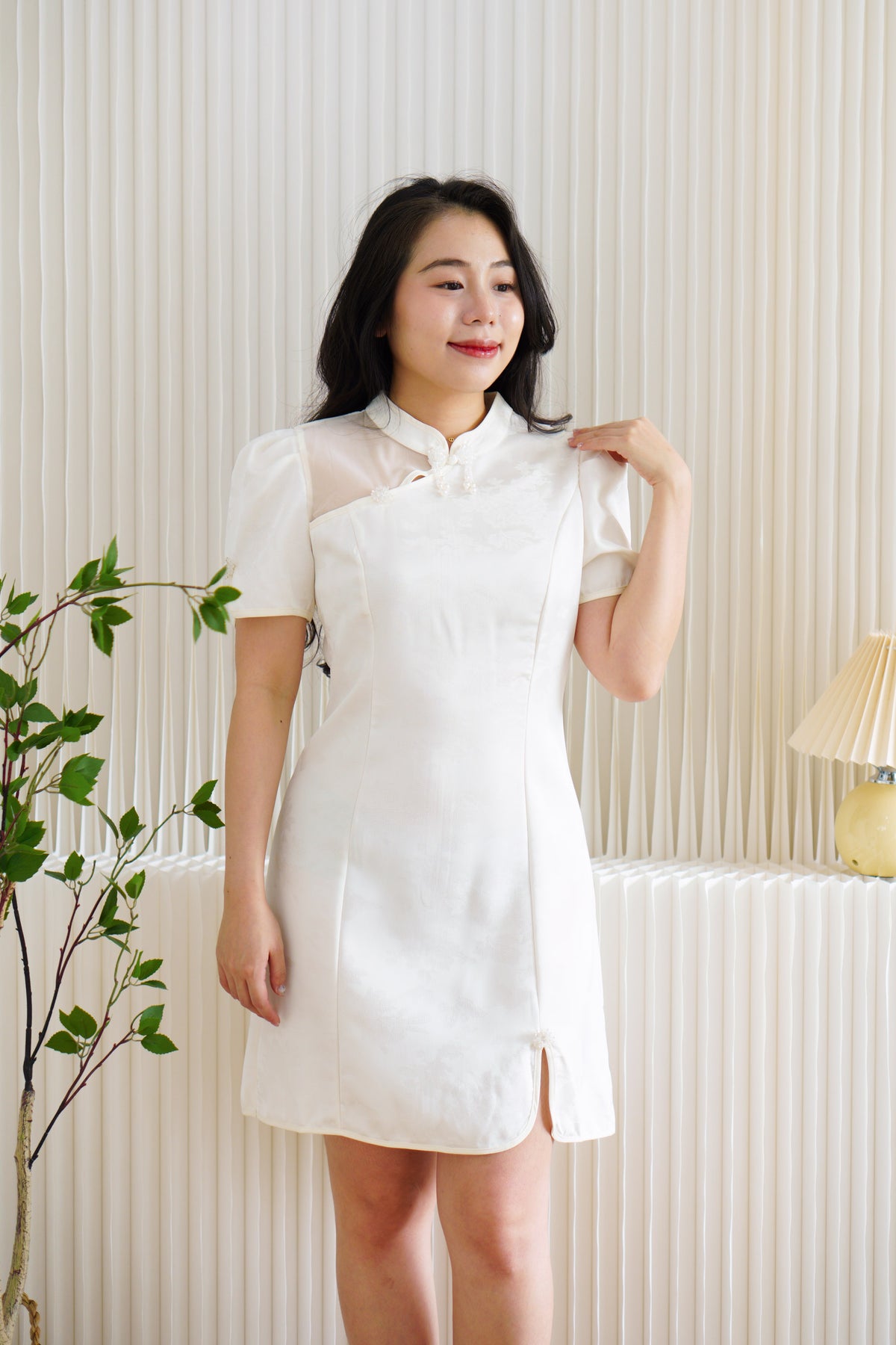 Yu Rou Mini Cheongsam with Short Sleeves in Cream