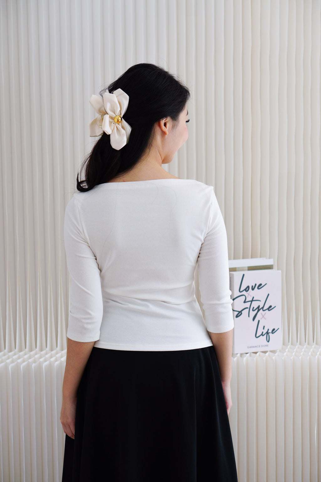 (BACKORDER) Flower Hair Clip in Cream