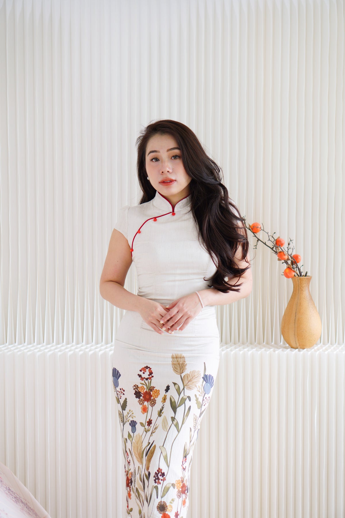 Zhen Ya Short Sleeves Floral Cheongsam In Cream with Red Lining