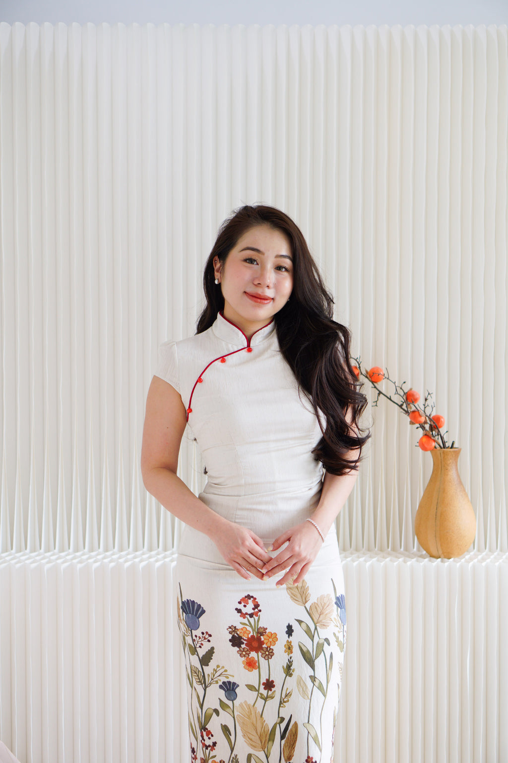 Zhen Ya Short Sleeves Floral Cheongsam In Cream with Red Lining