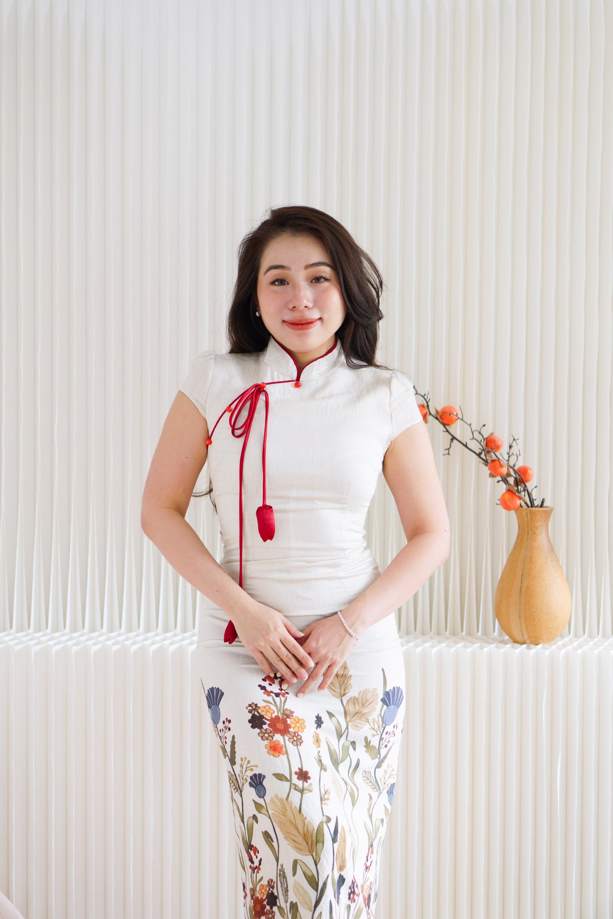 Zhen Ya Short Sleeves Floral Cheongsam In Cream with Red Lining