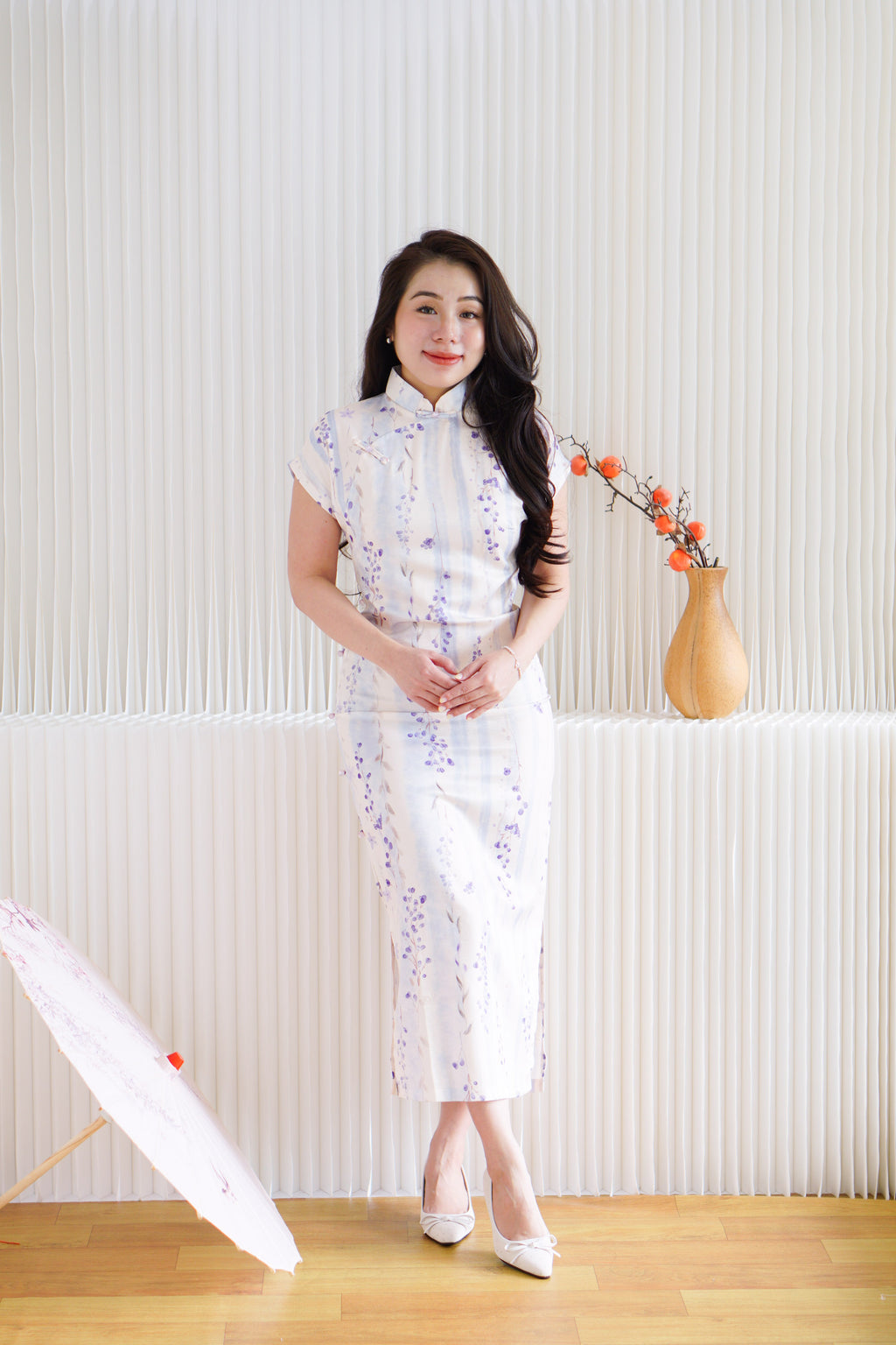 Hao Ran Short Sleeves Floral Cheongsam In Purple and White