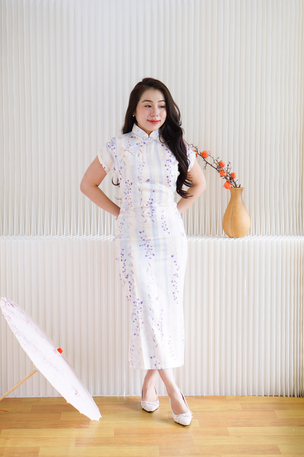 Hao Ran Short Sleeves Floral Cheongsam In Purple and White