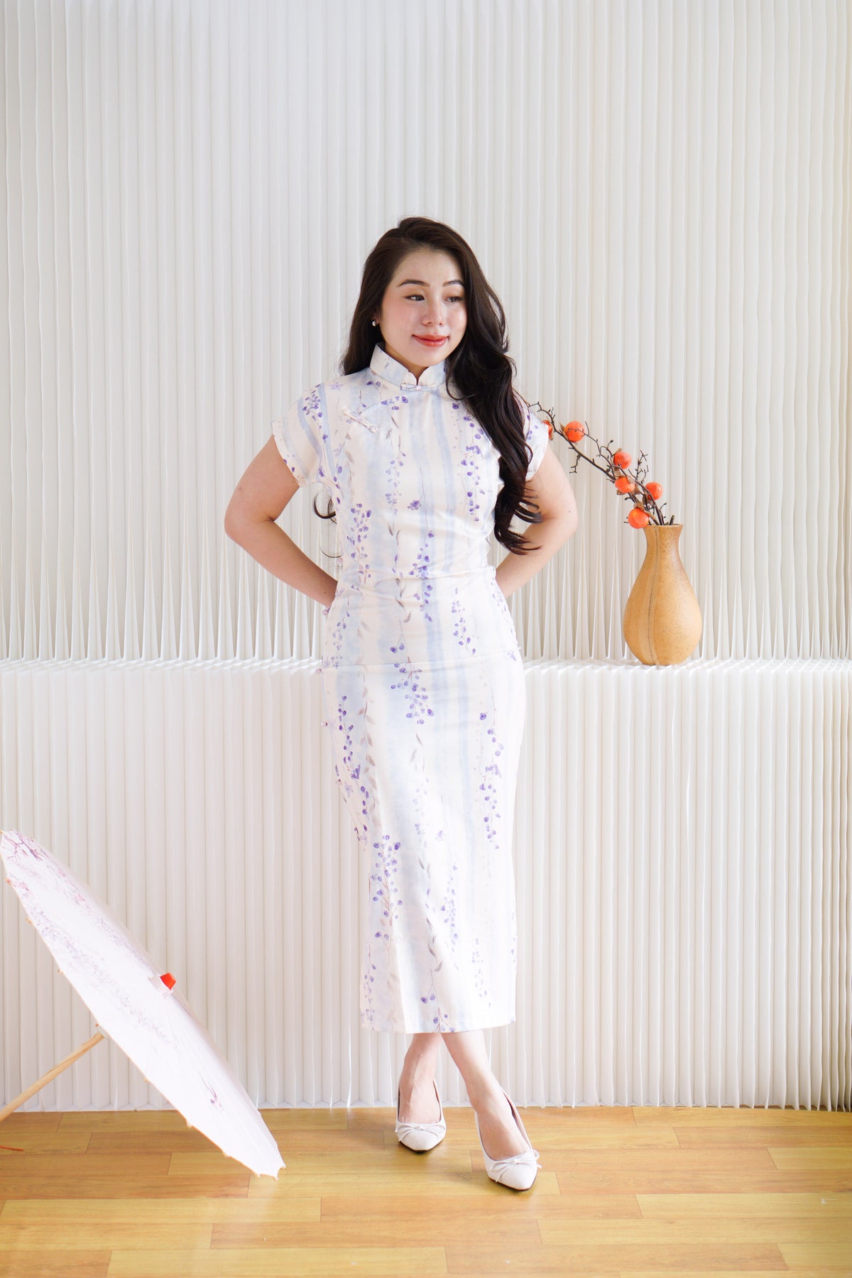 Hao Ran Short Sleeves Floral Cheongsam In Purple and White