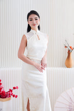 Yi Ning High Neck Cheongsam with Slit in Cream White