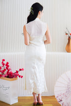 Yi Ning High Neck Cheongsam with Slit in Cream White