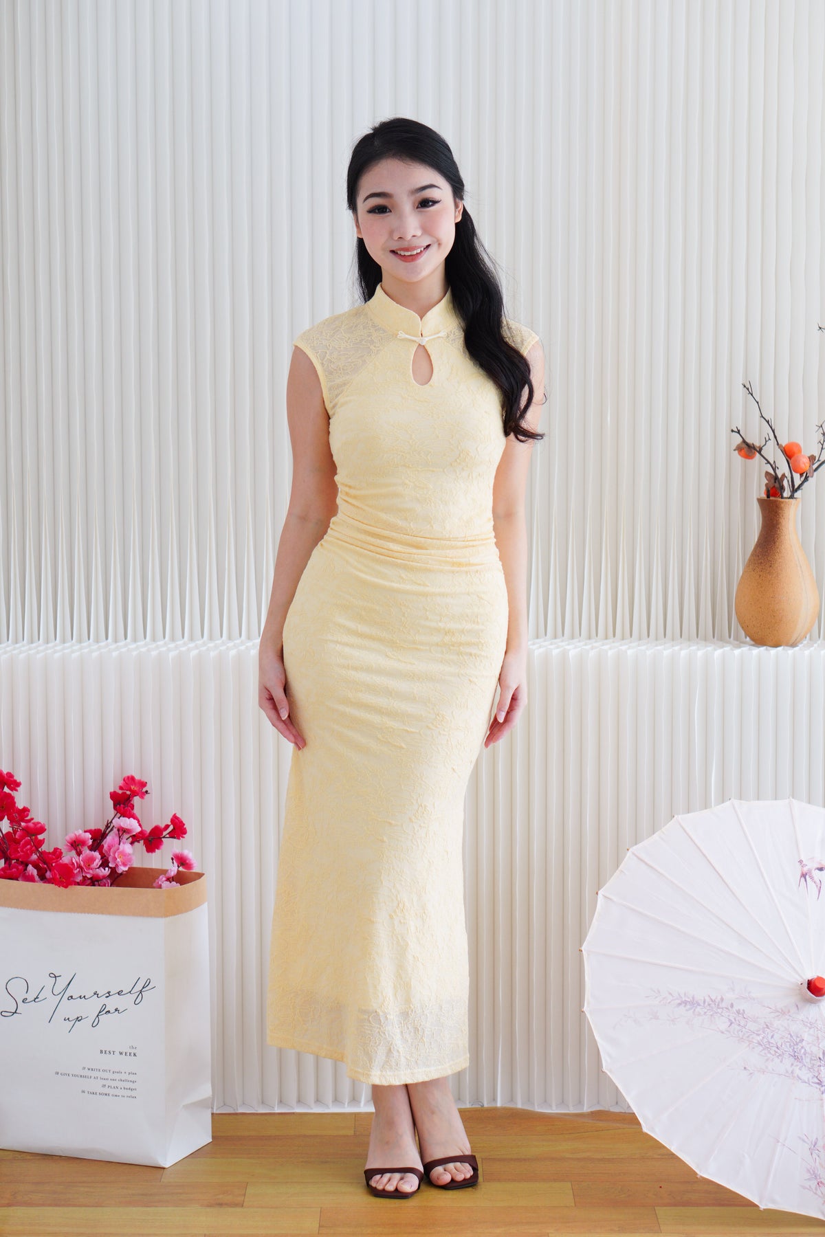Si Yuan Lace Ruched Bodycon Cheongsam in Light Yellow