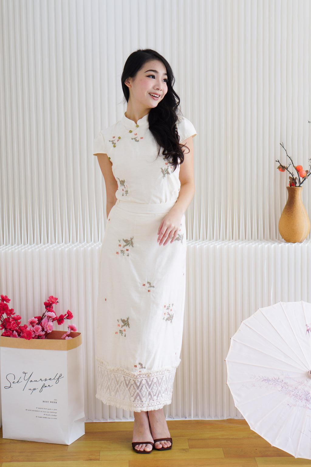 Jing Wen Modern Cheongsam 2 Piece Skirt Set in Cream