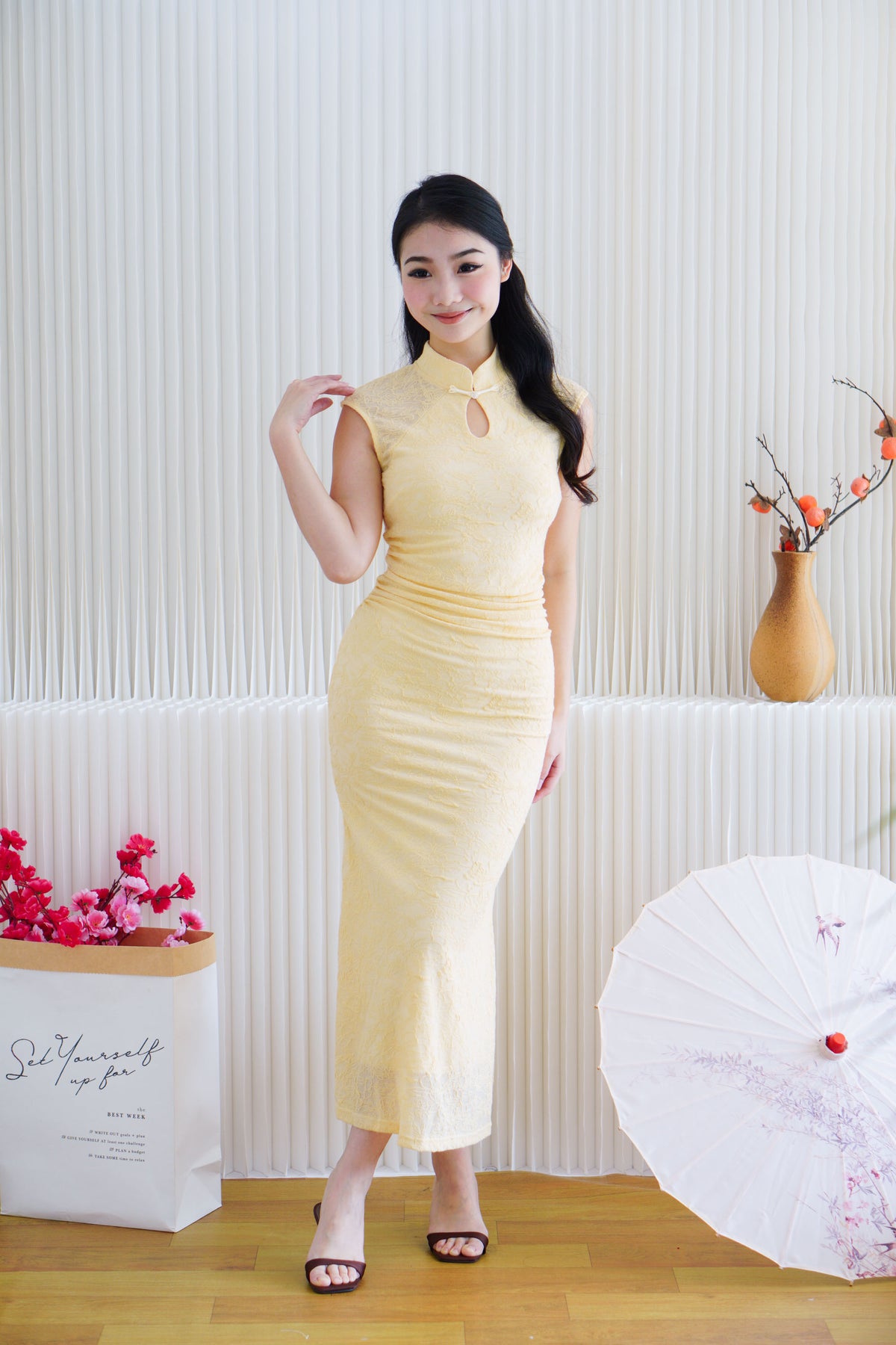 Si Yuan Lace Ruched Bodycon Cheongsam in Light Yellow
