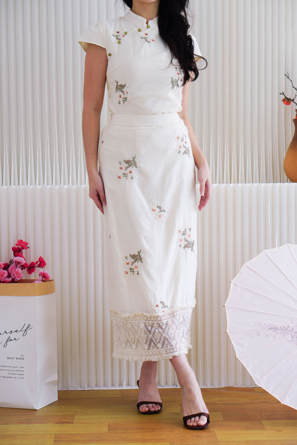 Jing Wen Modern Cheongsam 2 Piece Skirt Set in Cream