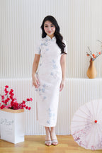 Wan Er Short Sleeves Floral Cheongsam in White
