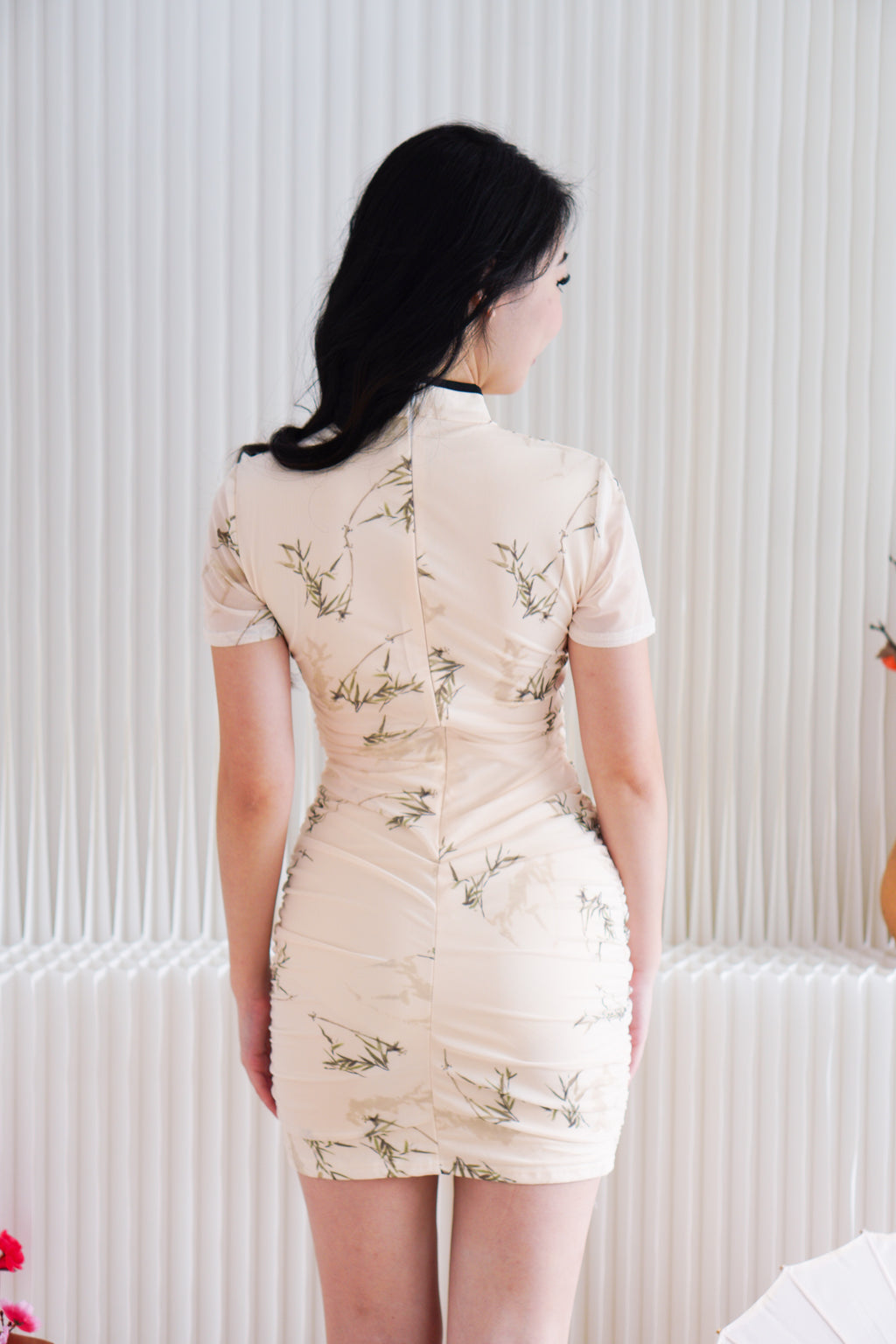 Ming Zhu Bamboo Printed Ruched Bodycon Mini Cheongsam in Cream