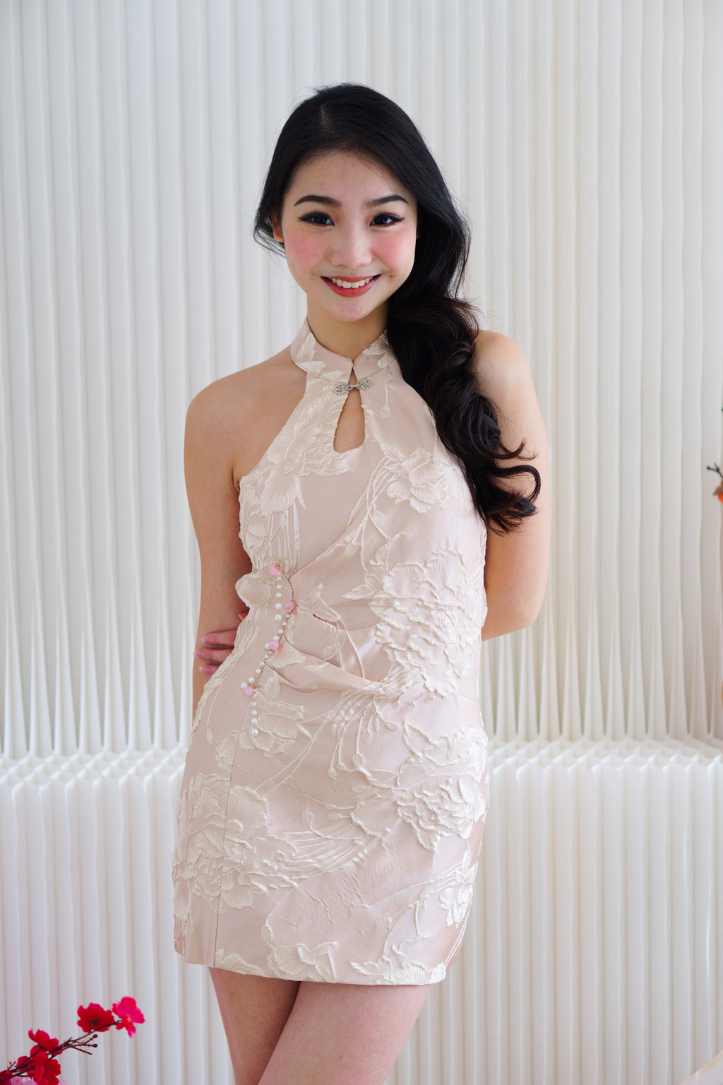 Shi Yao Halter Neck Embossed Jacquard Mini Cheongsam in Light Pink