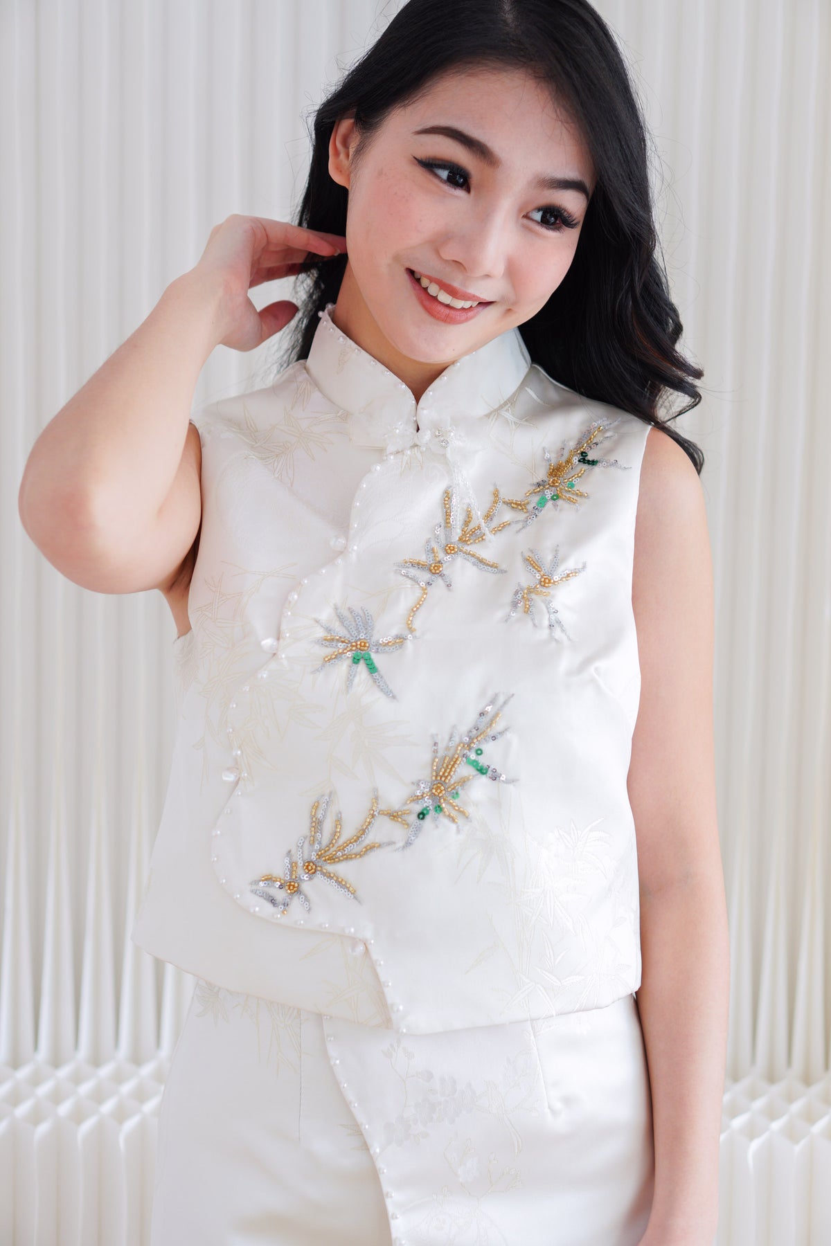 (Premium) Bai Lu Embellished 2 Piece Cheongsam Skirt Set in White