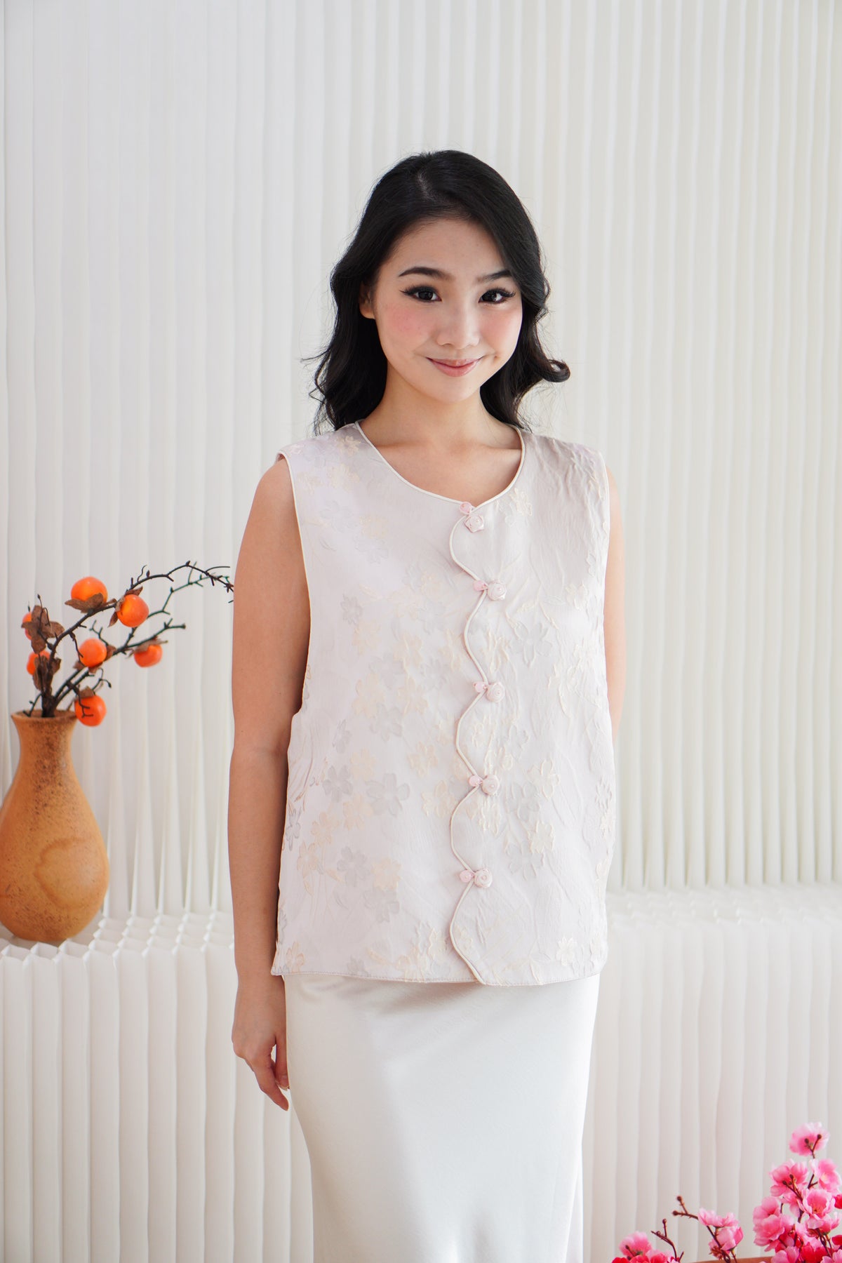 Yu Wen Floral Scallop Edge Cheongsam Vest Top in Light Pink