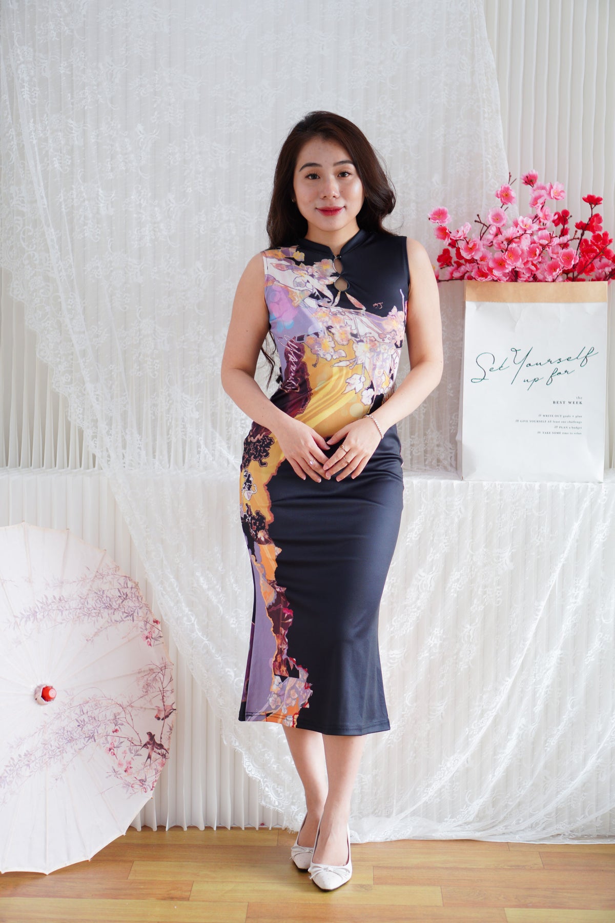 2.0 Ai Wei Floral Modern Cheongsam in Black