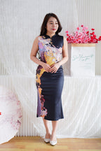 2.0 Ai Wei Floral Modern Cheongsam in Black
