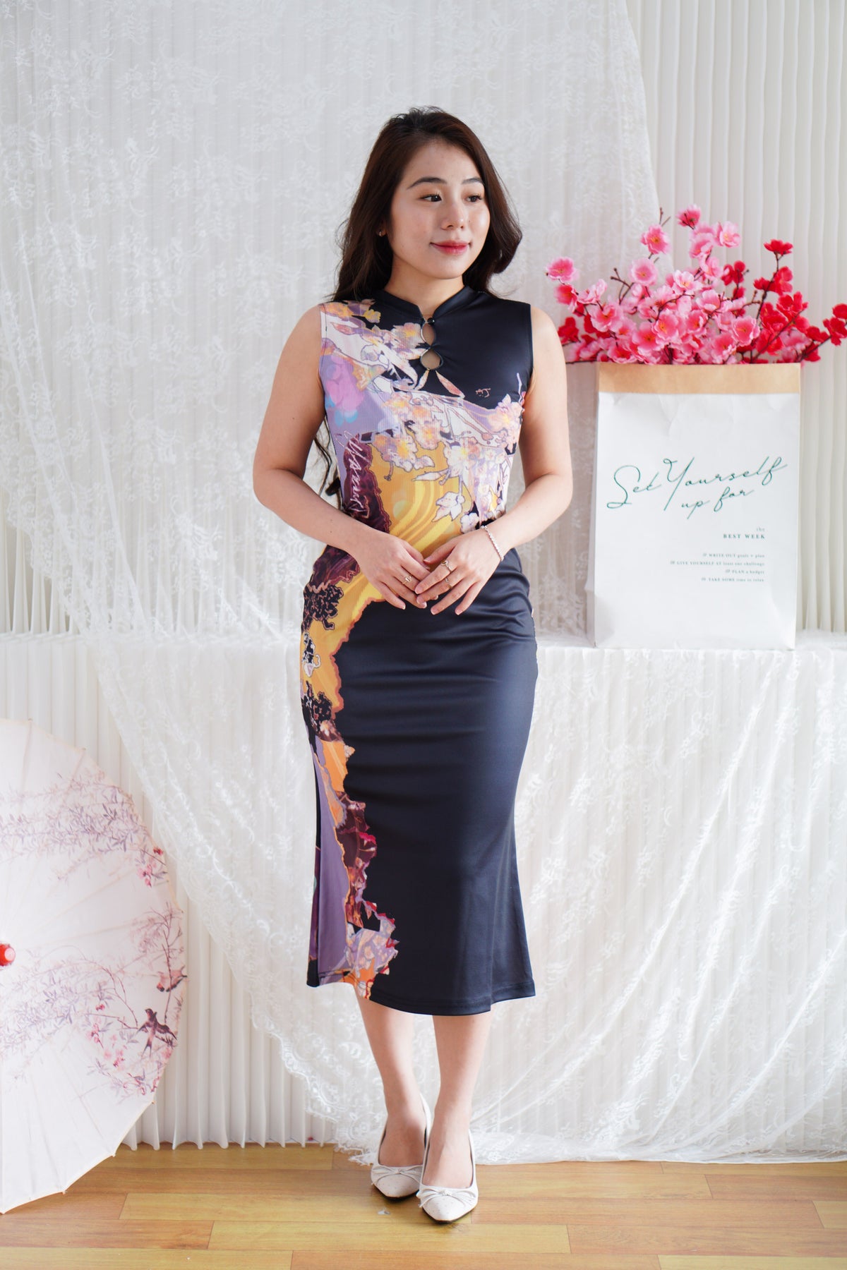 2.0 Ai Wei Floral Modern Cheongsam in Black