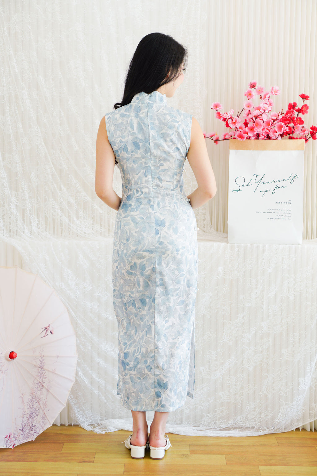 An Yao Floral High Neck Sleeveless Cheongsam in Blue