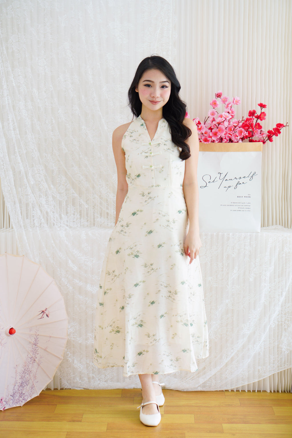 Zhu Qing Floral Modern Cheongsam A-Line Dress in Cream and Green