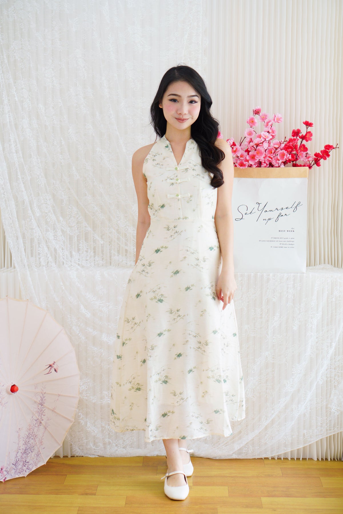 Zhu Qing Floral Modern Cheongsam A-Line Dress in Cream and Green