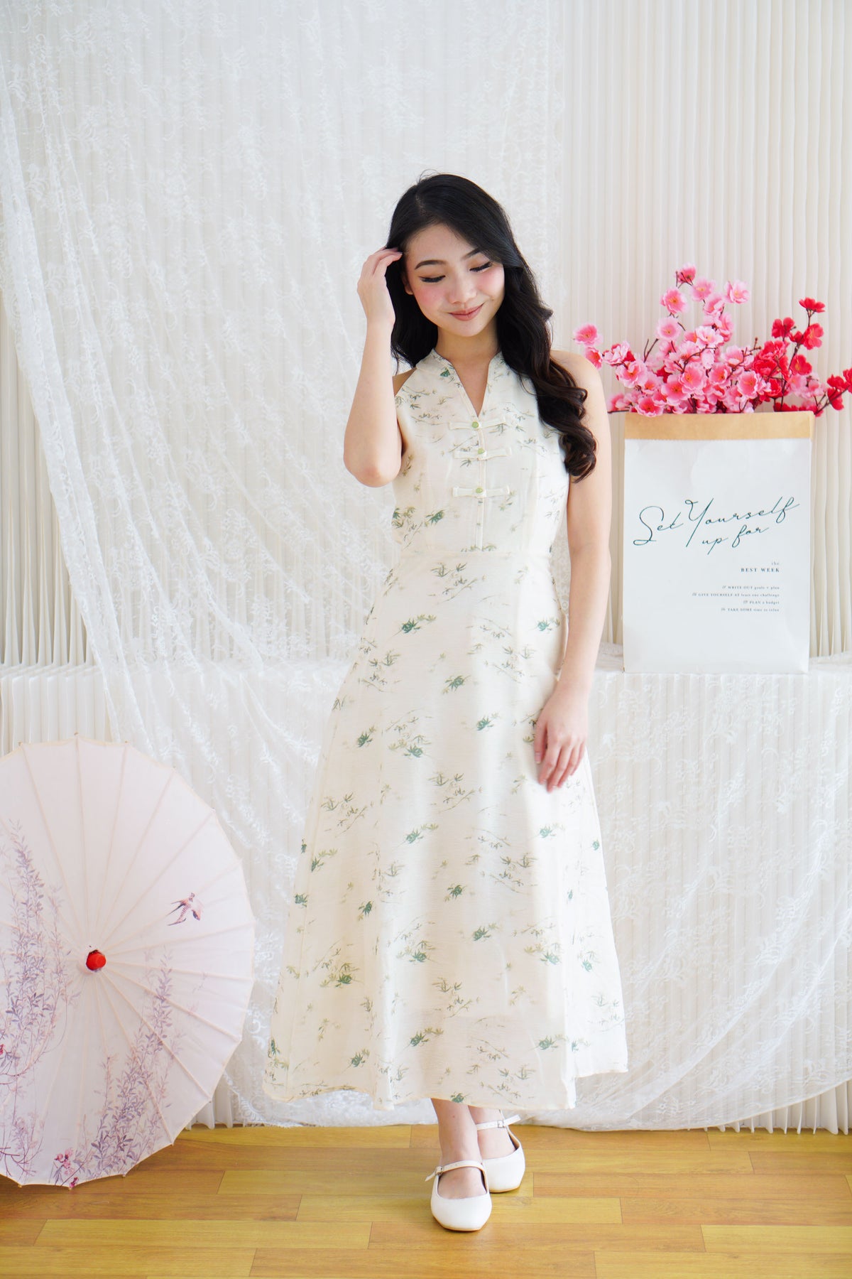 Zhu Qing Floral Modern Cheongsam A-Line Dress in Cream and Green