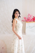 Zhu Qing Floral Modern Cheongsam A-Line Dress in Cream and Green