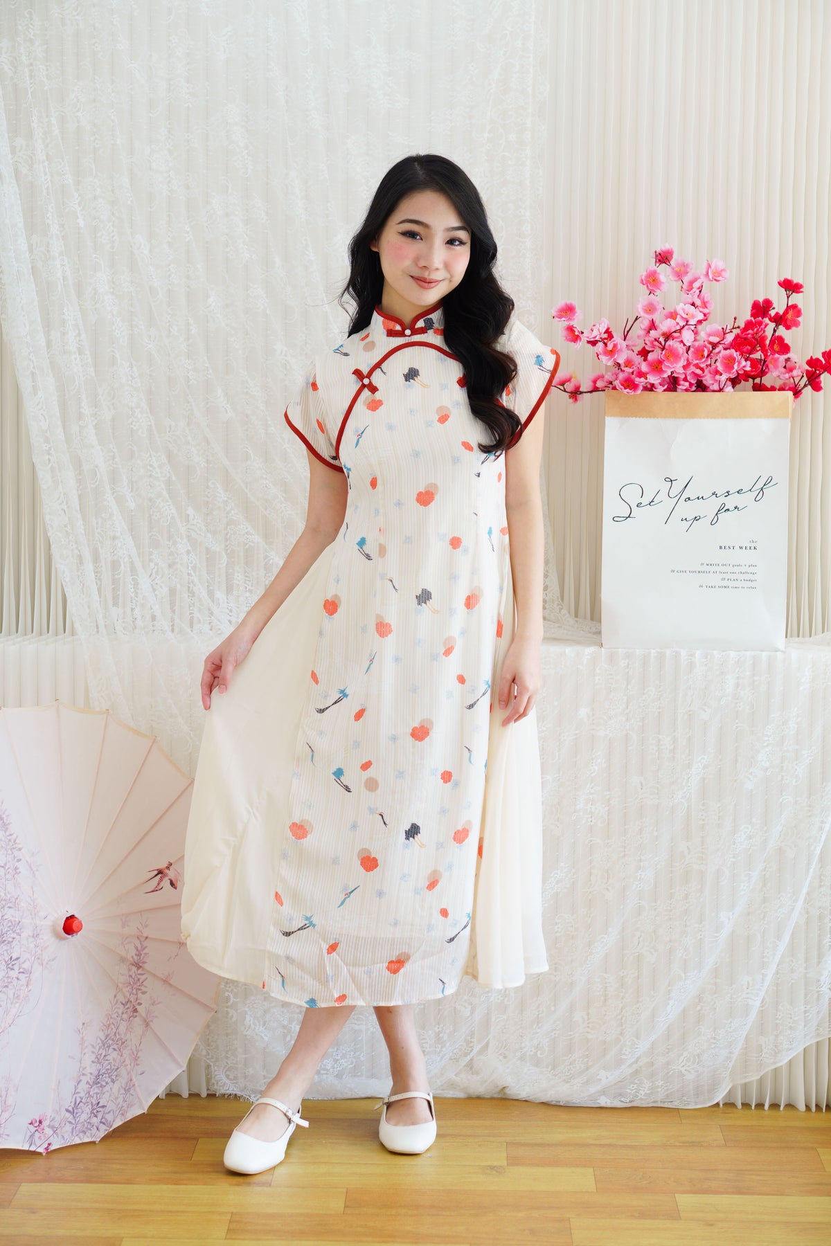 Mu Ran Cap Sleeves Flowy Cheongsam in Cream with Red Lining