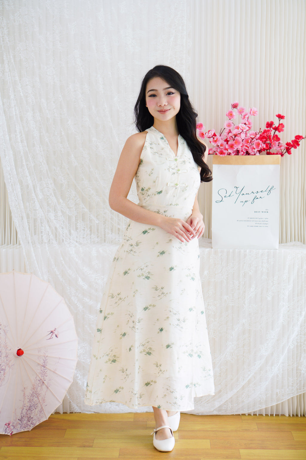 Zhu Qing Floral Modern Cheongsam A-Line Dress in Cream and Green