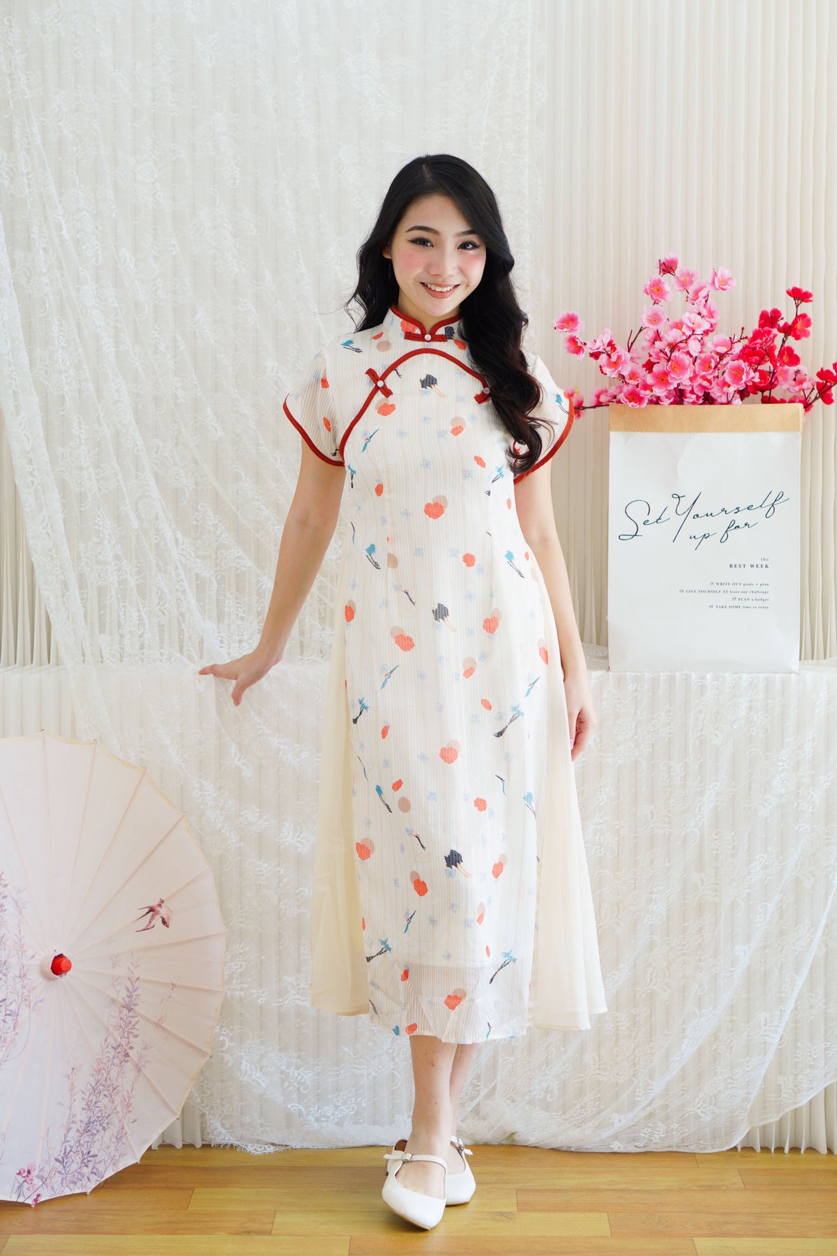 Mu Ran Cap Sleeves Flowy Cheongsam in Cream with Red Lining