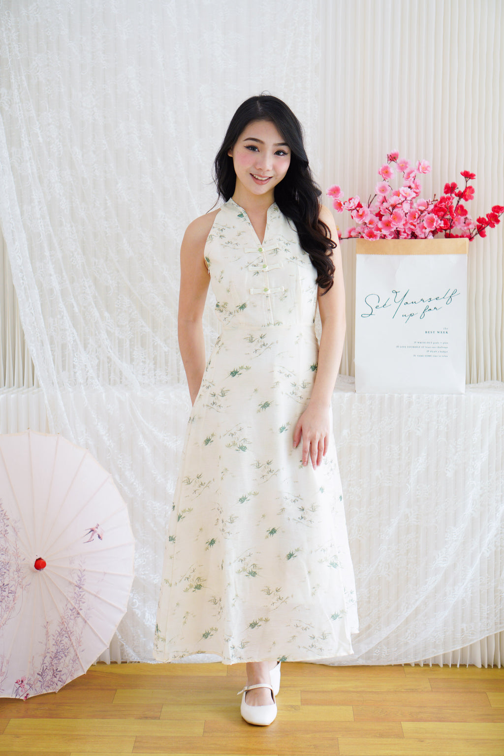Zhu Qing Floral Modern Cheongsam A-Line Dress in Cream and Green