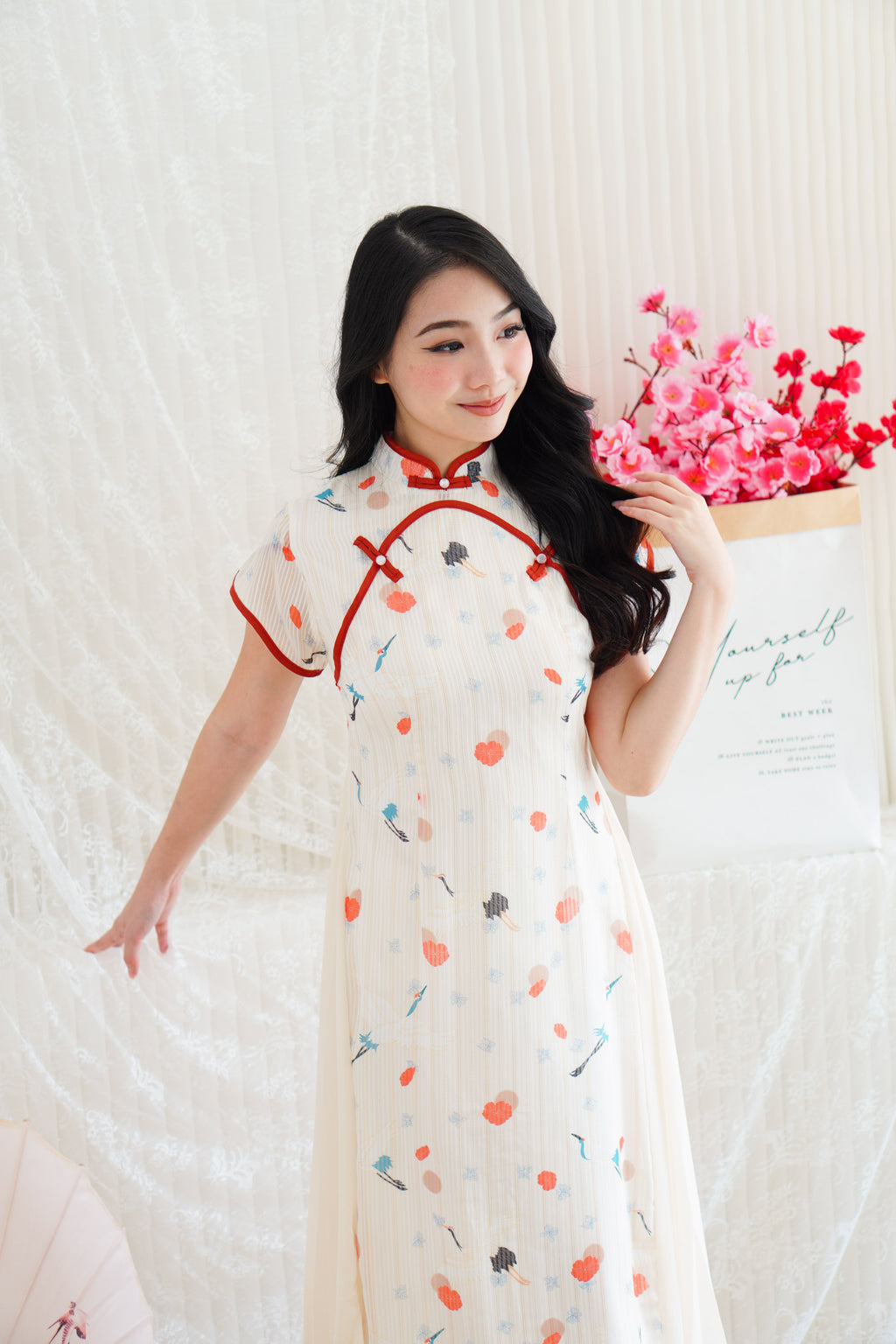 Mu Ran Cap Sleeves Flowy Cheongsam in Cream with Red Lining