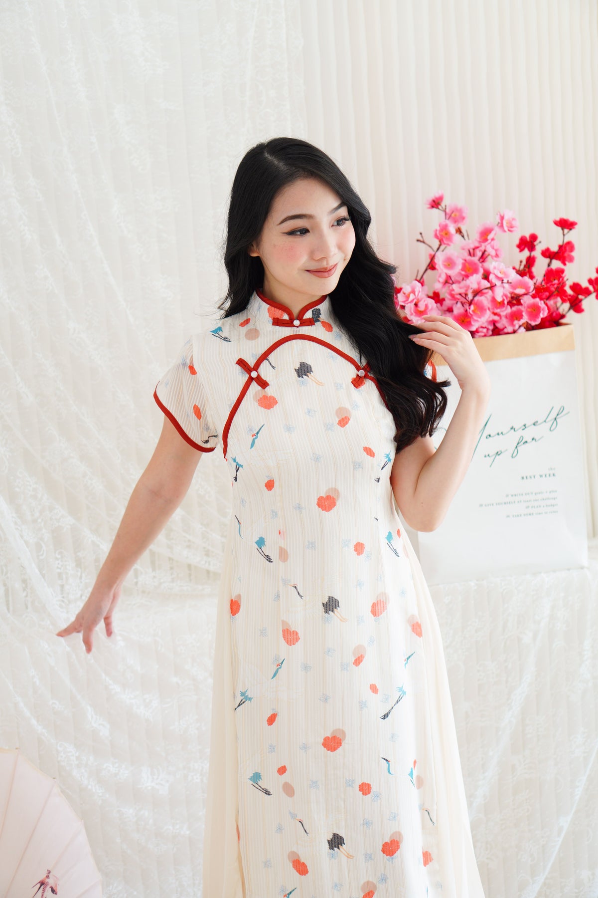 Mu Ran Cap Sleeves Flowy Cheongsam in Cream with Red Lining