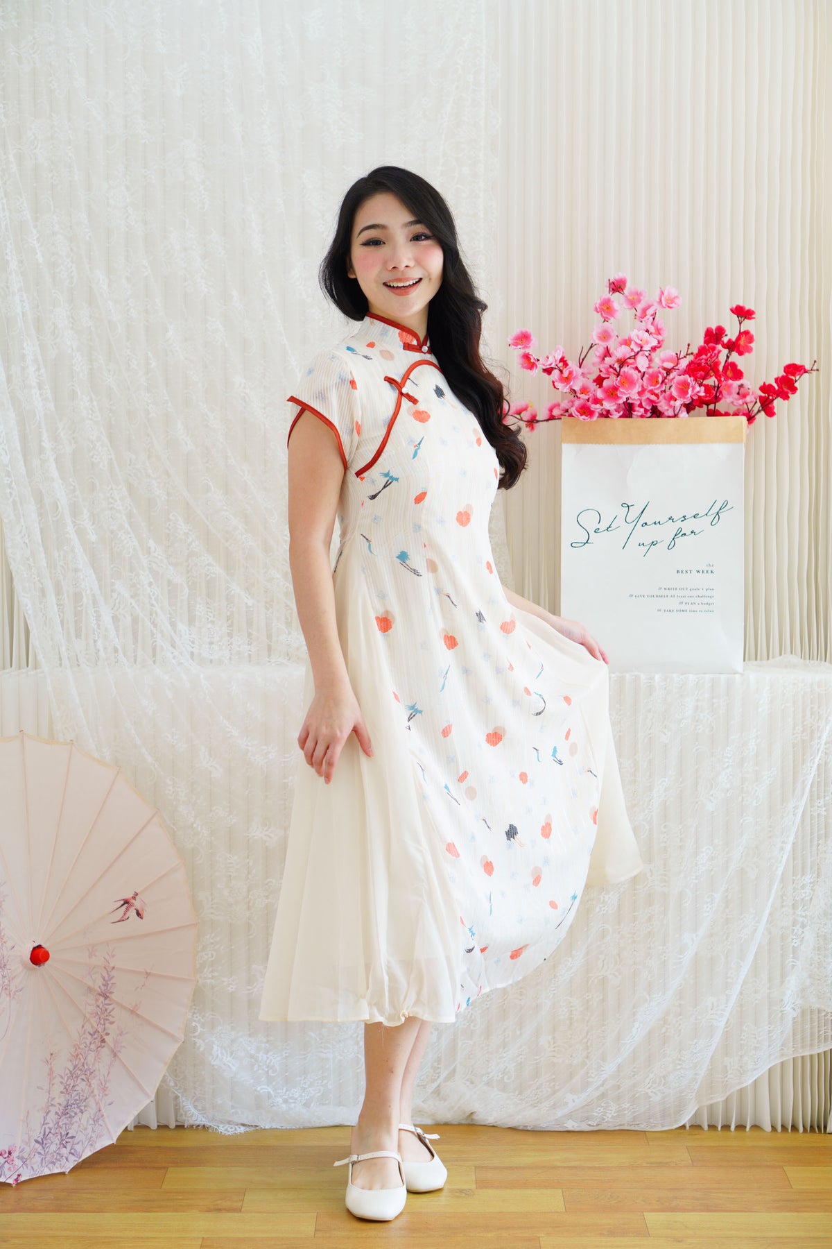 Mu Ran Cap Sleeves Flowy Cheongsam in Cream with Red Lining