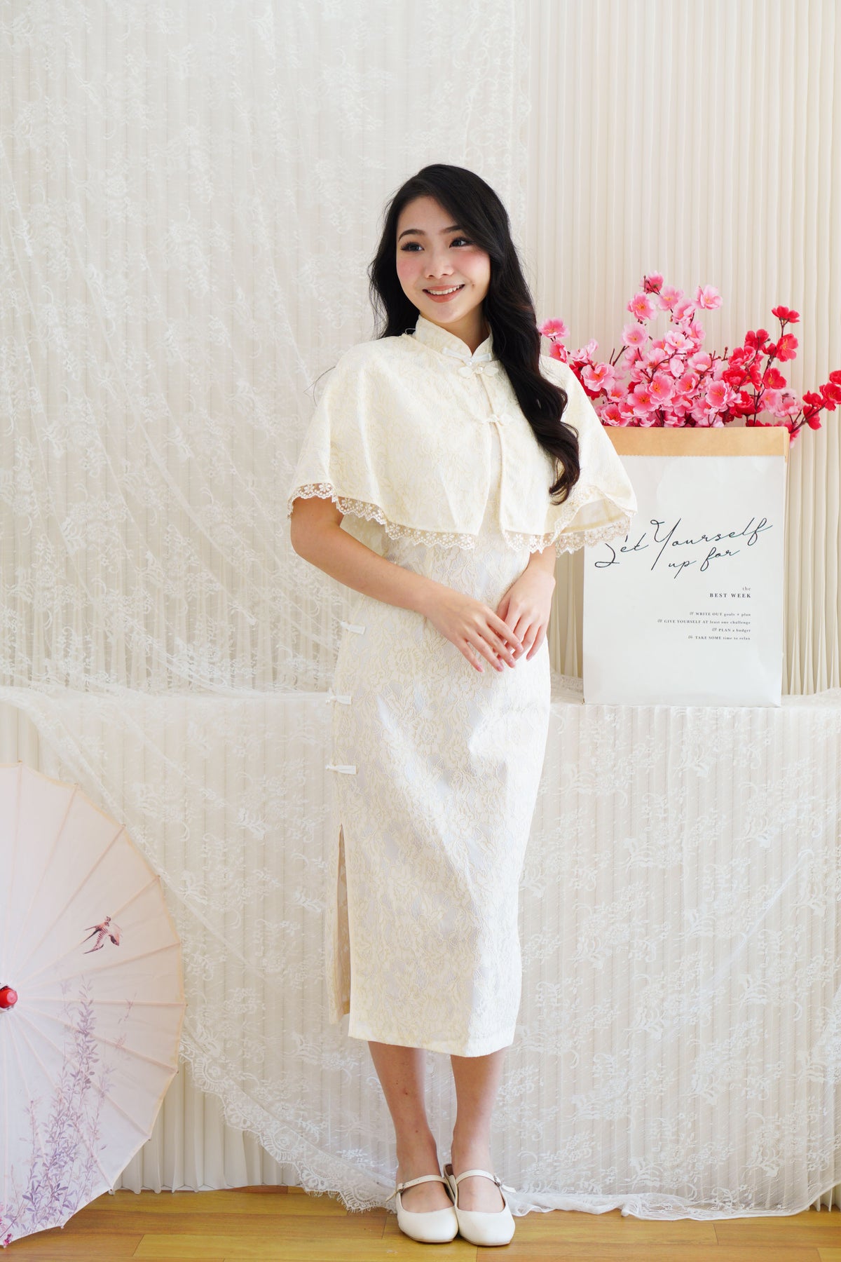 Shang Yi 2 Piece Set Short Sleeves Cheongsam with Cape in Cream White