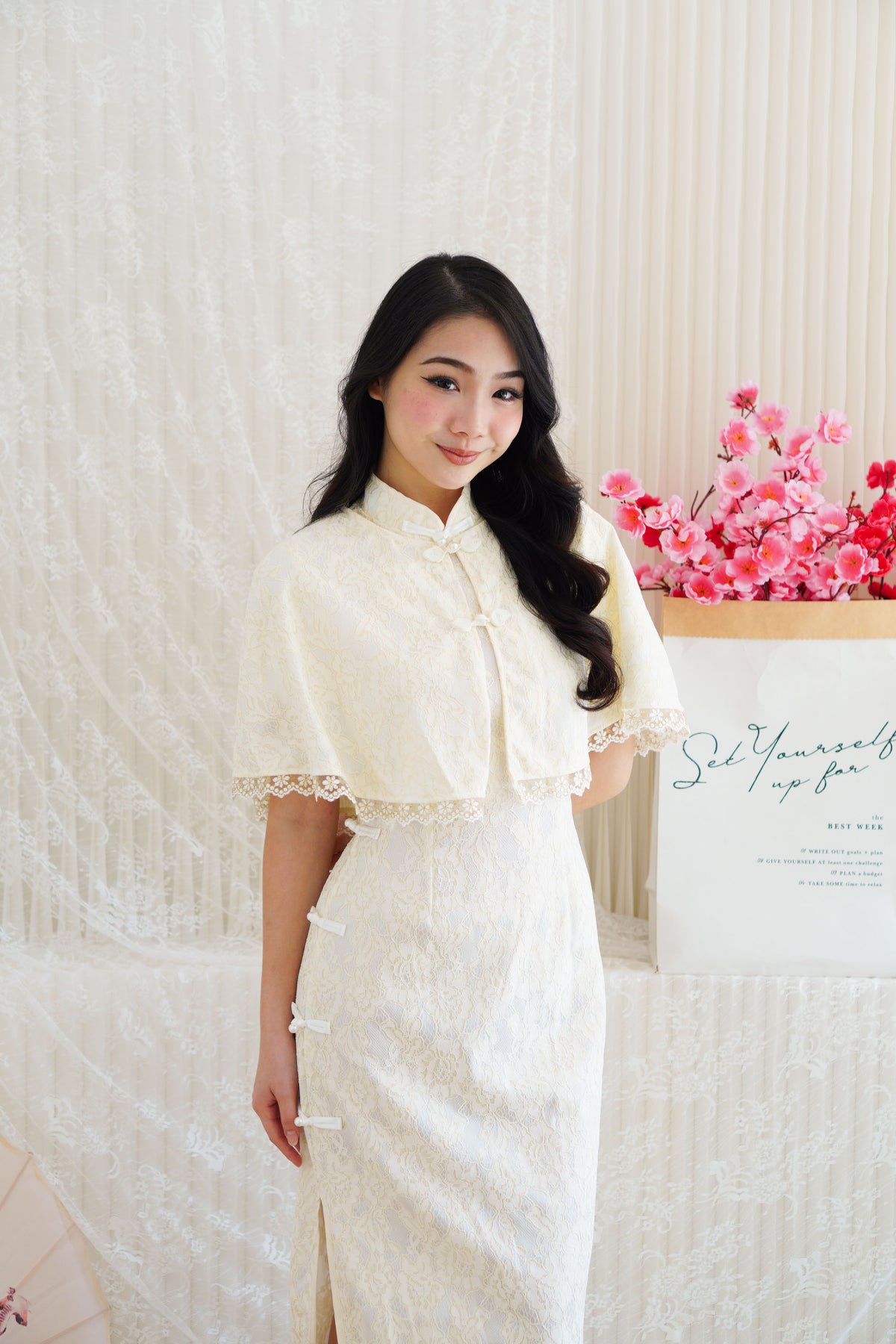 Shang Yi 2 Piece Set Short Sleeves Cheongsam with Cape in Cream White