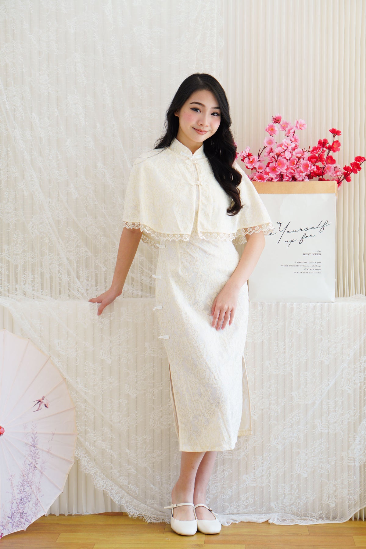 Shang Yi 2 Piece Set Short Sleeves Cheongsam with Cape in Cream White
