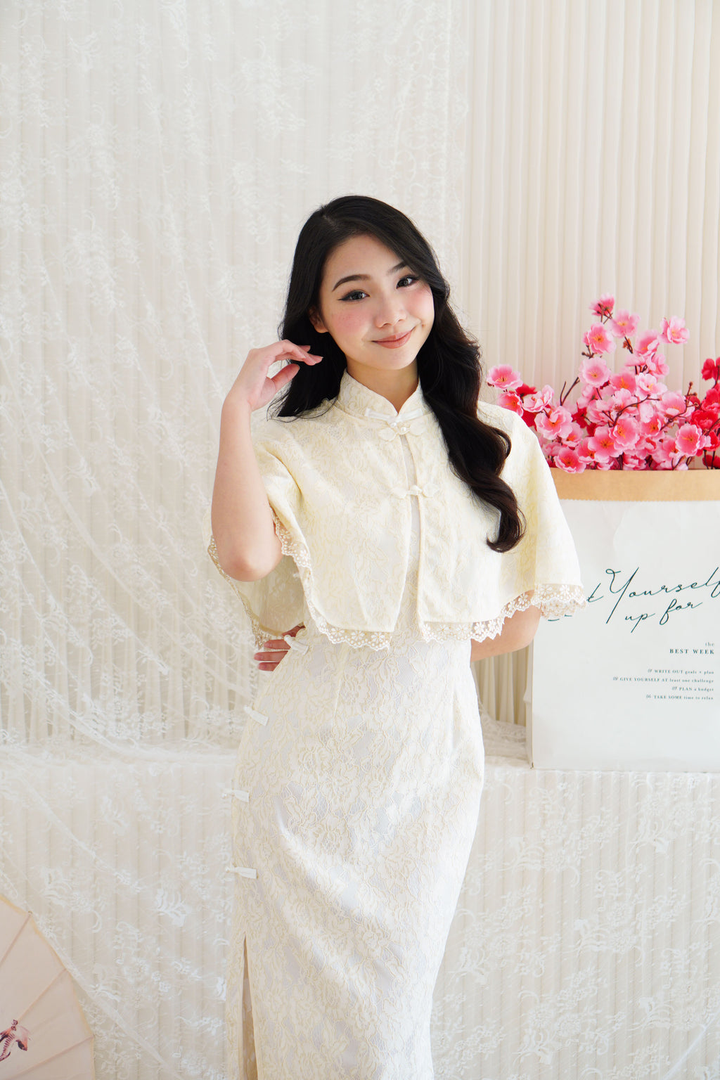 Shang Yi 2 Piece Set Short Sleeves Cheongsam with Cape in Cream White
