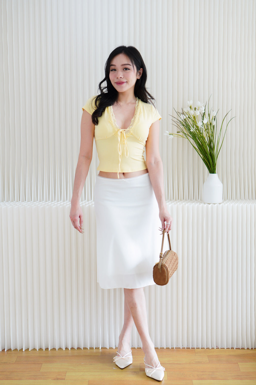 Siekka V Neck Padded Lace Ribbon Short Sleeves Top in Yellow